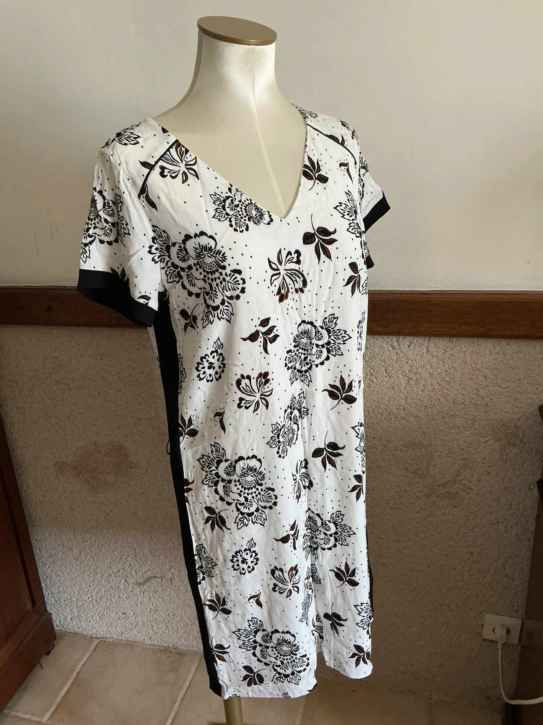 robe été à manches courtes de la marque Patrice Bréal, taille 40
